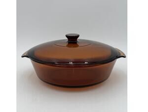 Vintage Round Covered Casserole, 438 Smooth Harvest Amber 2 Quart Anchor Hocking